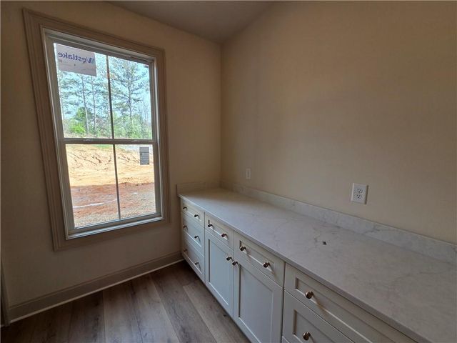 4352 Cedarcrest Road, Acworth, GA 30101