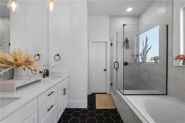 1406 George Robbins Lane, Cave Springs, AR 72718