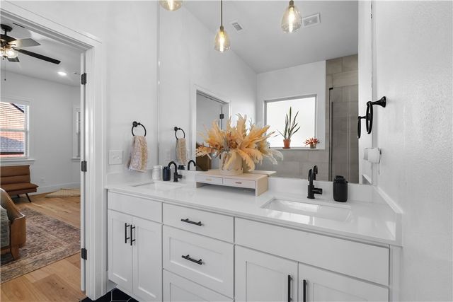 1406 George Robbins Lane, Cave Springs, AR 72718