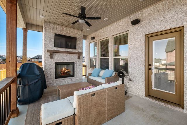 1406 George Robbins Lane, Cave Springs, AR 72718