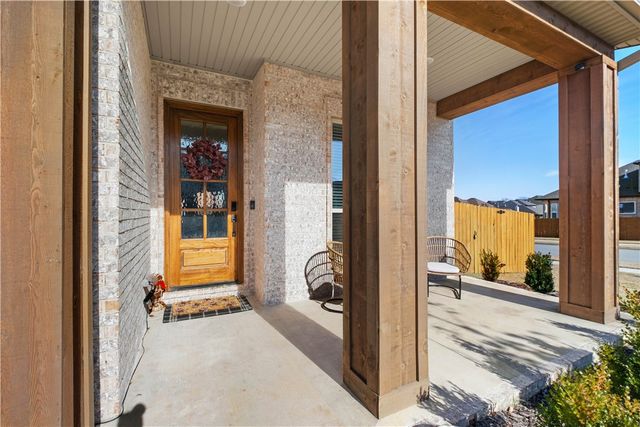 1406 George Robbins Lane, Cave Springs, AR 72718