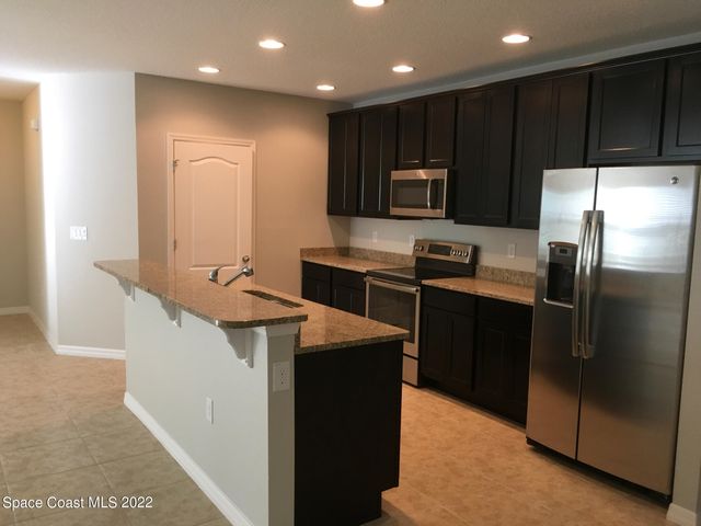 967 Zambrana Street SE, Palm Bay, FL 32909