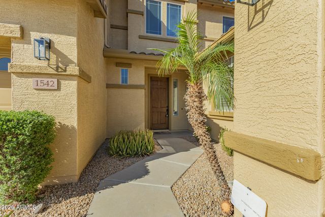 1542 W HOMESTEAD Drive, Chandler, AZ 85286