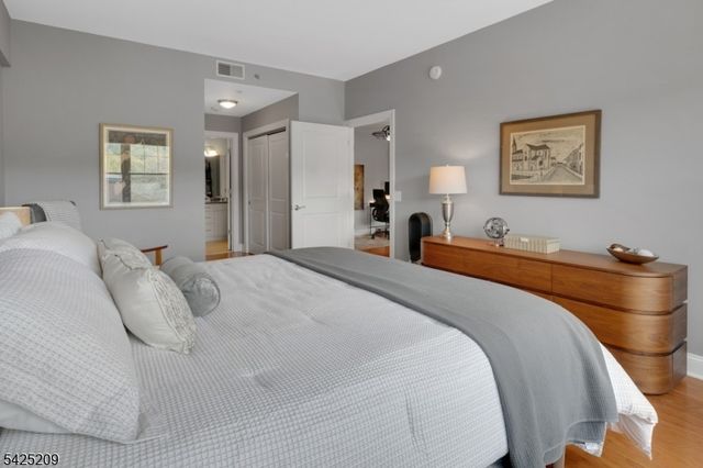 48 S Park St 507, Montclair Twp., NJ 07042