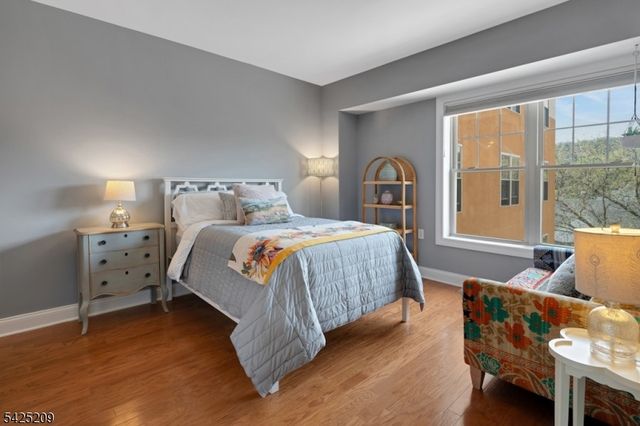 48 S Park St 507, Montclair Twp., NJ 07042