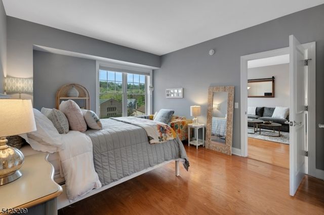 48 S Park St 507, Montclair Twp., NJ 07042