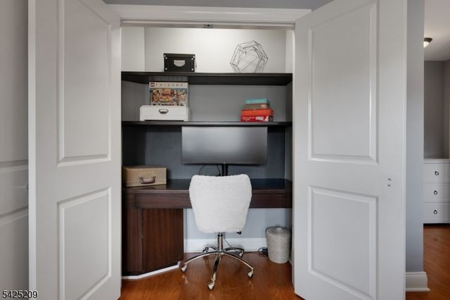 48 S Park St 507, Montclair Twp., NJ 07042