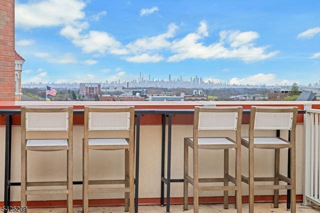 48 S Park St 507, Montclair Twp., NJ 07042