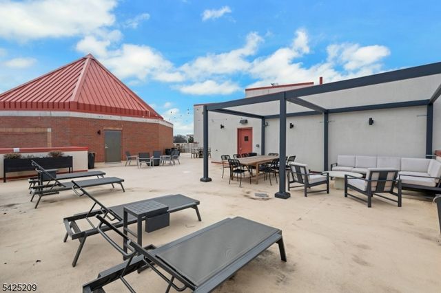 48 S Park St 507, Montclair Twp., NJ 07042