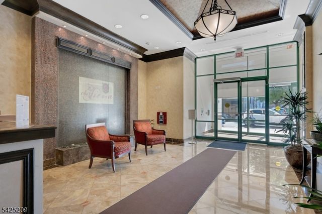 48 S Park St 507, Montclair Twp., NJ 07042