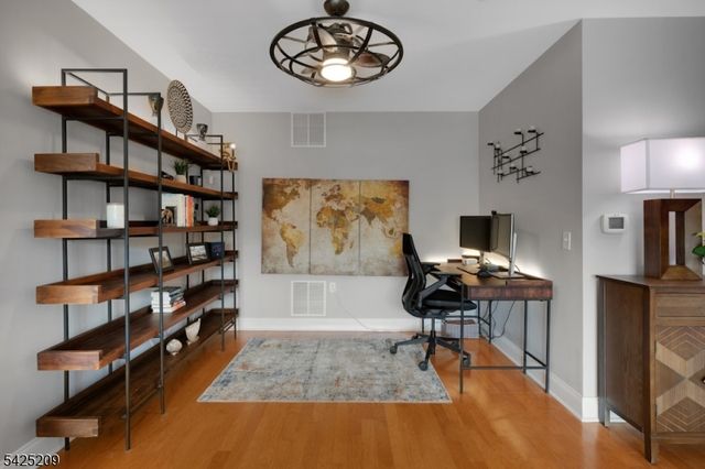 48 S Park St 507, Montclair Twp., NJ 07042