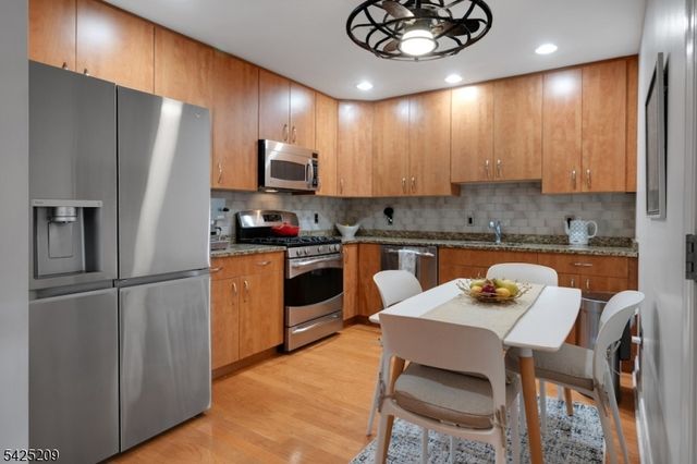 48 S Park St 507, Montclair Twp., NJ 07042