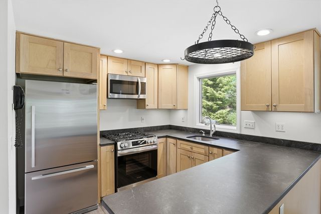 32 Wychwood Drive, Littleton, MA 01460
