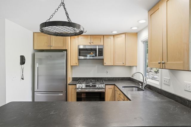32 Wychwood Drive, Littleton, MA 01460