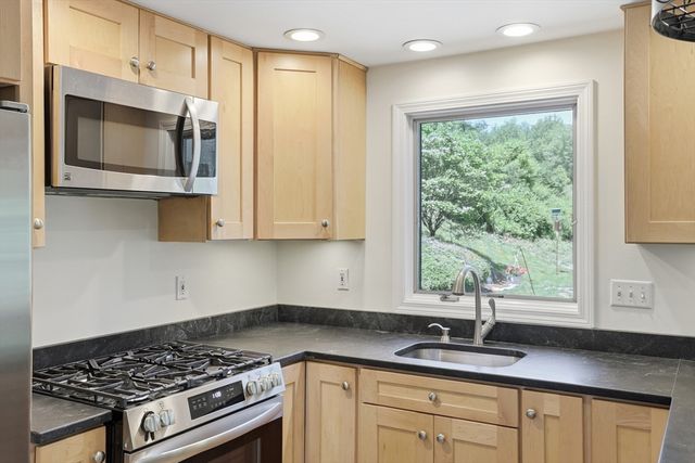 32 Wychwood Drive, Littleton, MA 01460
