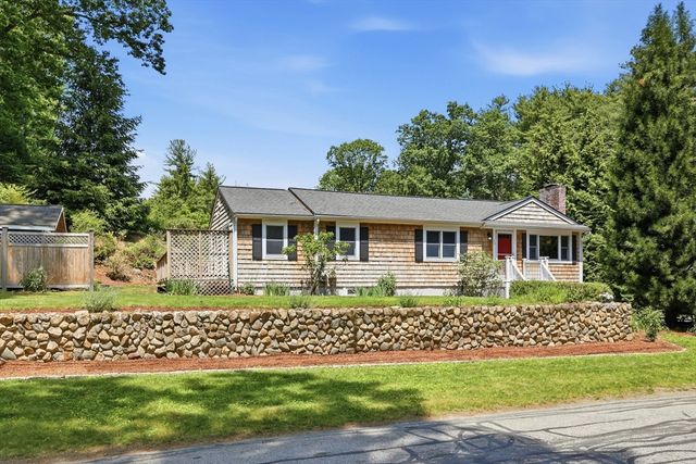 32 Wychwood Drive, Littleton, MA 01460