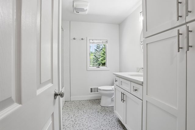 32 Wychwood Drive, Littleton, MA 01460