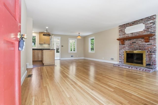 32 Wychwood Drive, Littleton, MA 01460