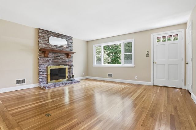 32 Wychwood Drive, Littleton, MA 01460