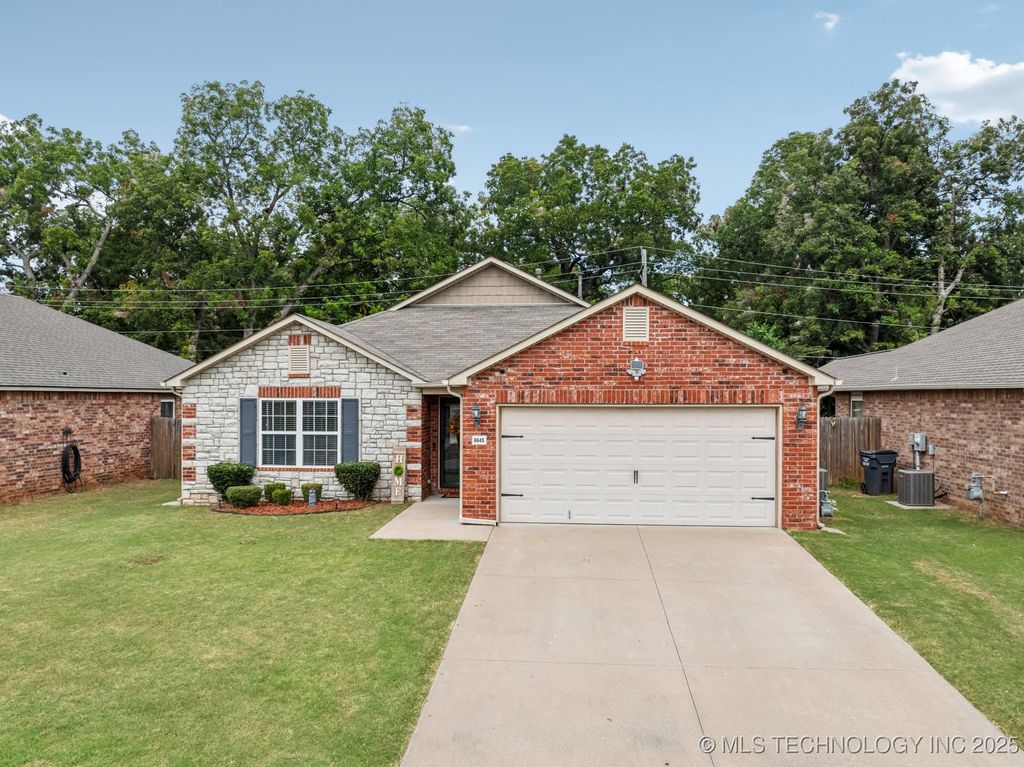 8645 126th Place S, Bixby, OK 74008