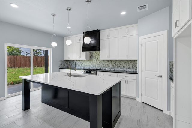 588 Highview Court, Godley, TX 76044