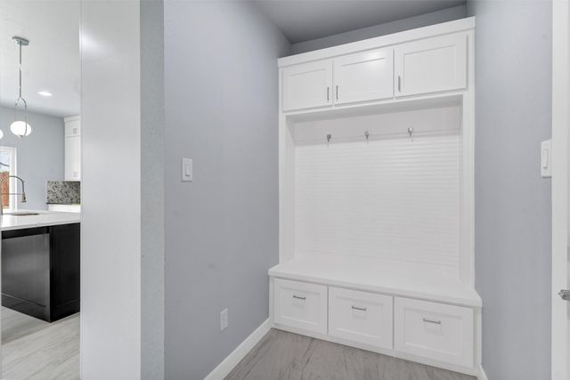 588 Highview Court, Godley, TX 76044