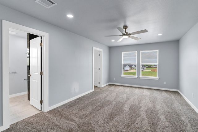 588 Highview Court, Godley, TX 76044