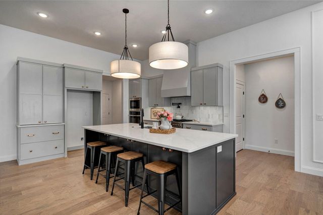 3945 E Woodhue Street, Springfield, MO 65802