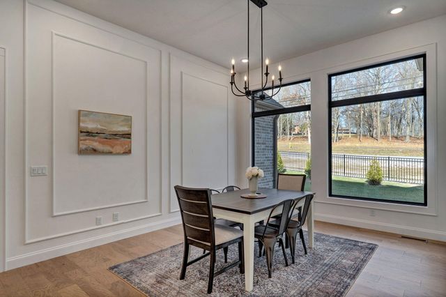 3945 E Woodhue Street, Springfield, MO 65802