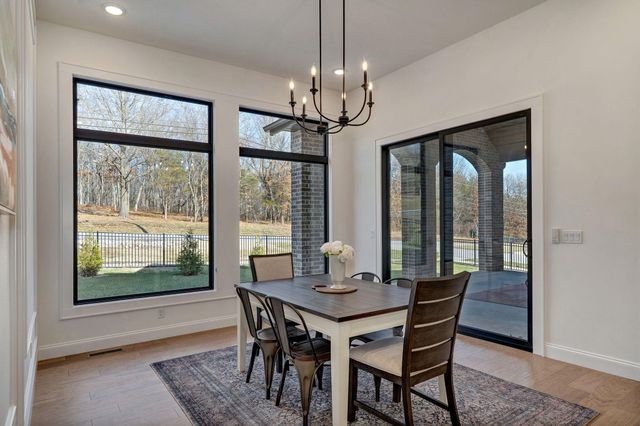 3945 E Woodhue Street, Springfield, MO 65802