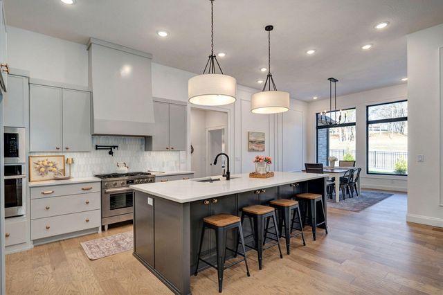 3945 E Woodhue Street, Springfield, MO 65802