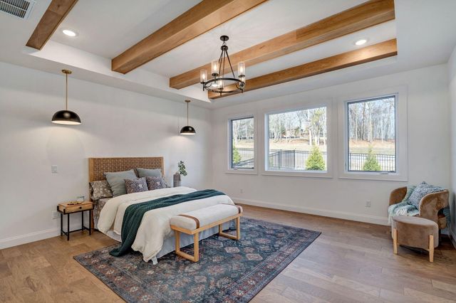 3945 E Woodhue Street, Springfield, MO 65802