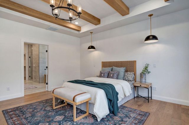 3945 E Woodhue Street, Springfield, MO 65802