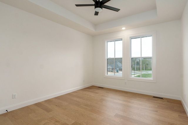 3945 E Woodhue Street, Springfield, MO 65802