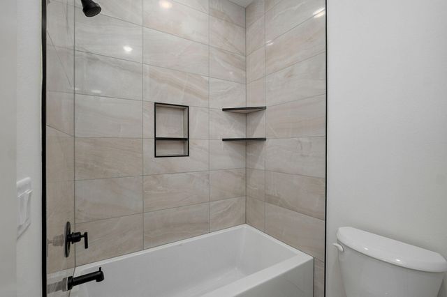 3945 E Woodhue Street, Springfield, MO 65802