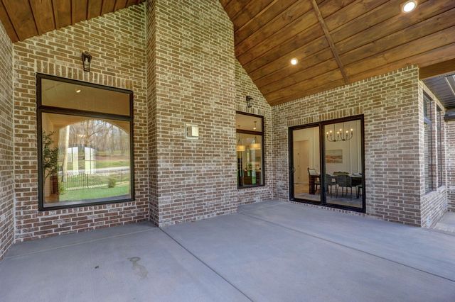 3945 E Woodhue Street, Springfield, MO 65802