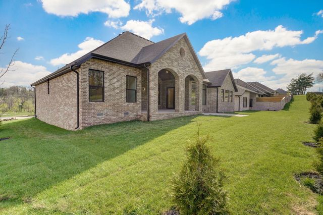 3945 E Woodhue Street, Springfield, MO 65802