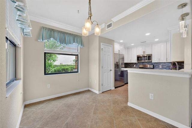 20151 RAGAZZA CIRCLE E 102, Venice, FL 34293