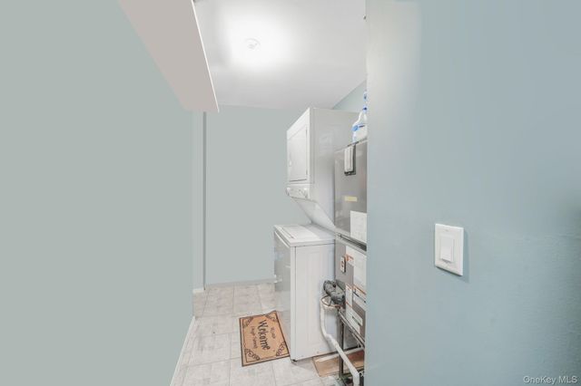 852 Skyline Drive, Coram, NY 11727