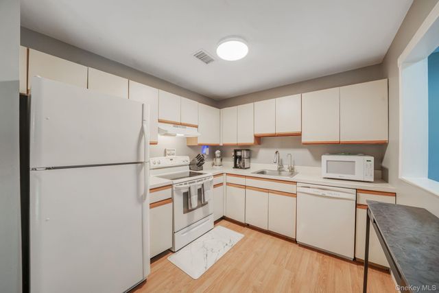 852 Skyline Drive, Coram, NY 11727