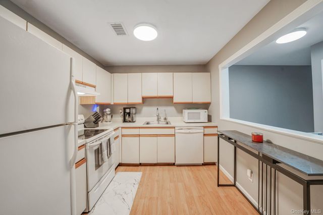 852 Skyline Drive, Coram, NY 11727