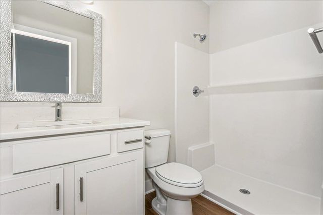 1520 E Midway Ct, Valley Center, KS 67147