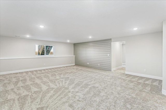 1520 E Midway Ct, Valley Center, KS 67147