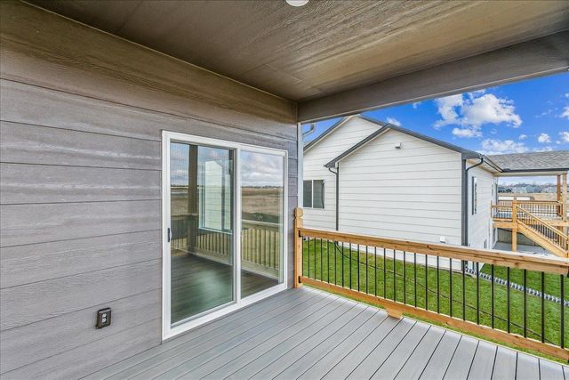 1520 E Midway Ct, Valley Center, KS 67147