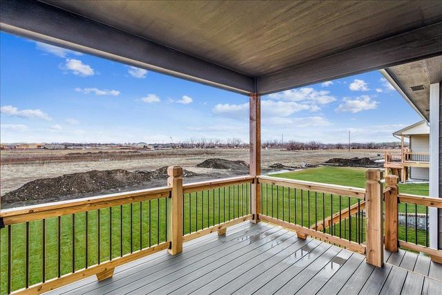 1520 E Midway Ct, Valley Center, KS 67147