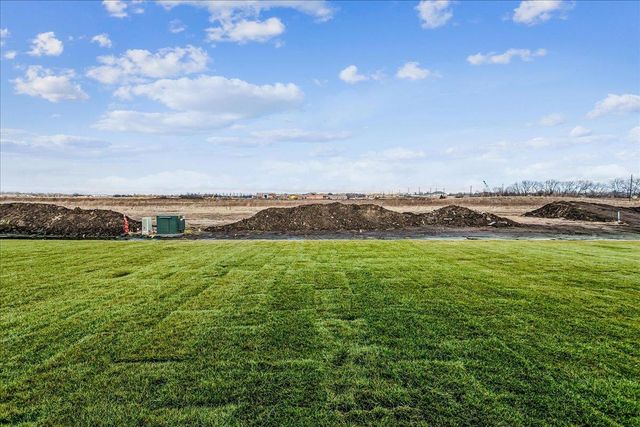 1520 E Midway Ct, Valley Center, KS 67147