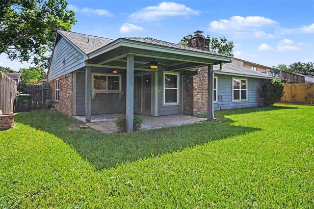 15330 Bratten Lane, Houston, TX 77598