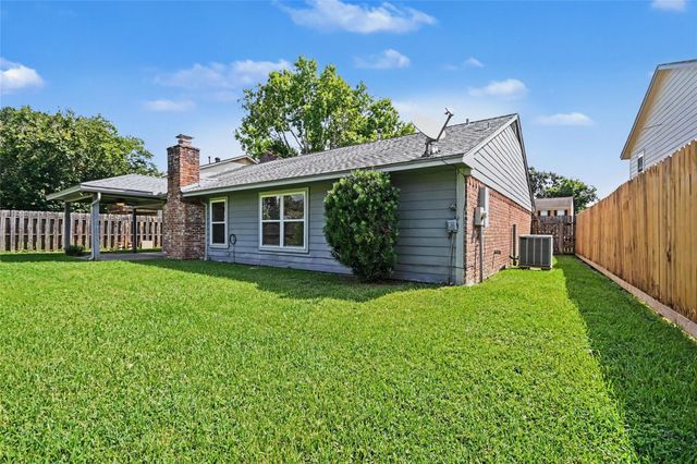 15330 Bratten Lane, Houston, TX 77598