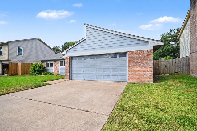15330 Bratten Lane, Houston, TX 77598