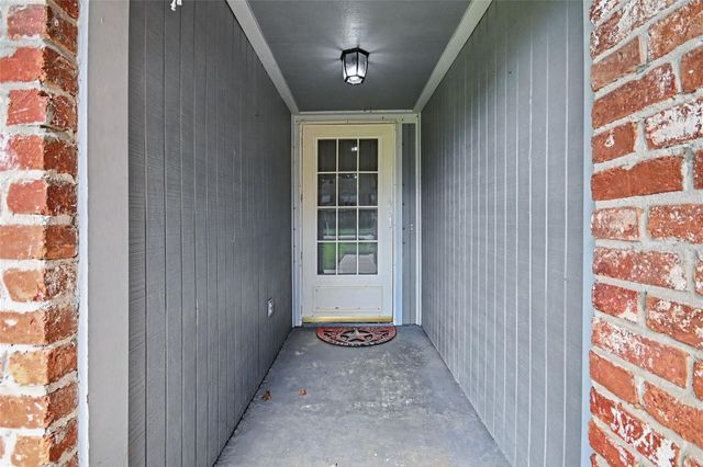 15330 Bratten Lane, Houston, TX 77598